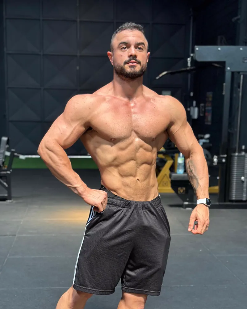 Victor Silva na academia